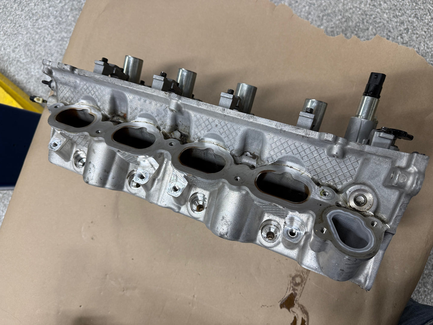 2024-2026 Ford Mustang DOHC Cylinder Heads RH LH Pair Valves 5.0L Coyote Gen 4