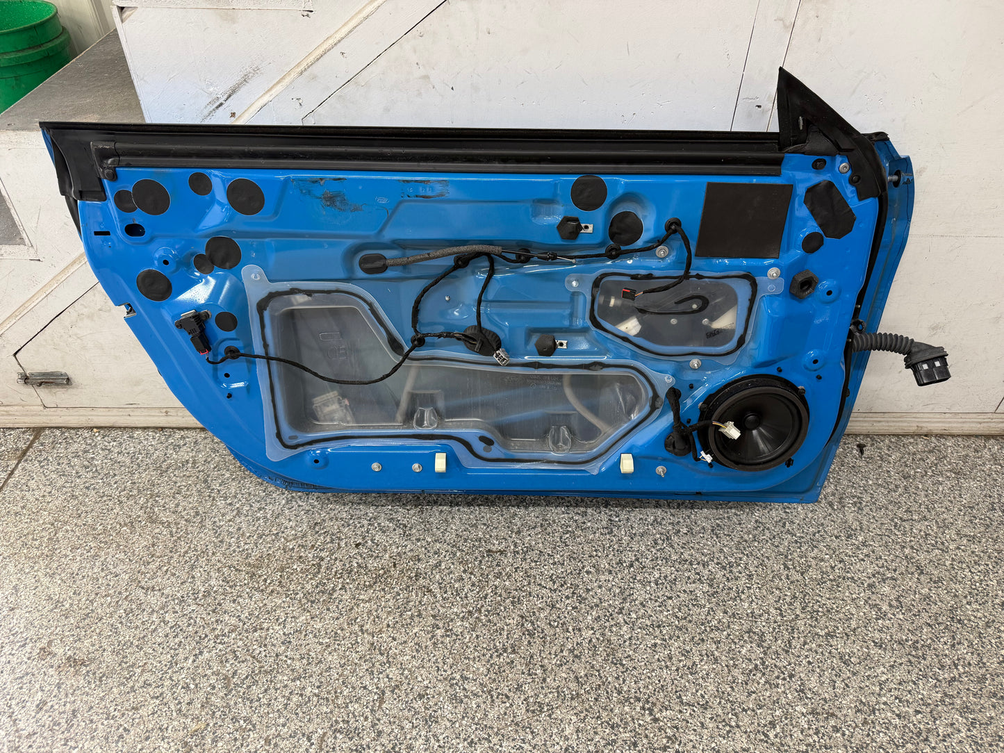 2015-2023 Ford Mustang GT GT500 LH Driver Side Door Complete w/Glass "AE"