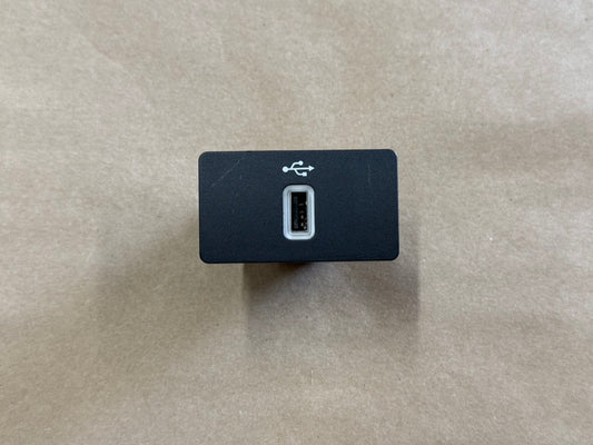 Ford Mustang USB Port OEM 16-17