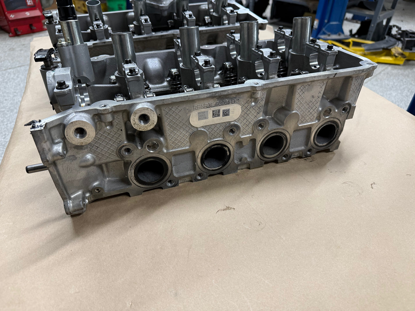 2024-2026 Ford Mustang DOHC Cylinder Heads RH LH Pair Valves 5.0L Coyote Gen 4