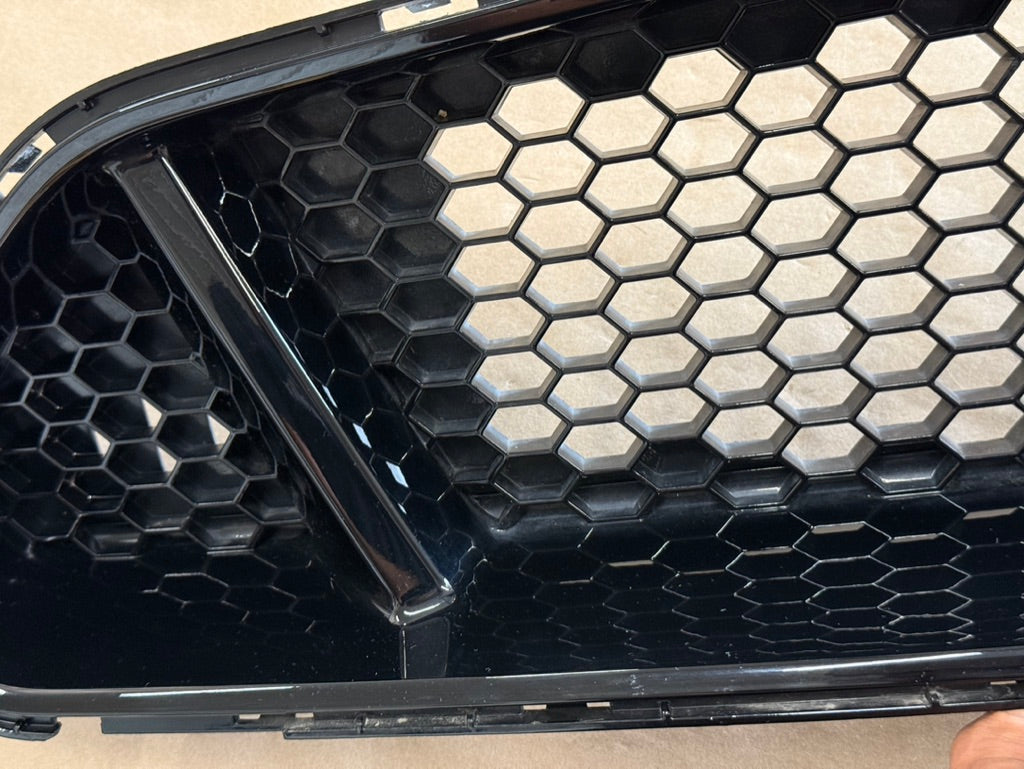2018-2023 Ford Mustang GT Front Bumper Upper Grille