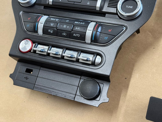 2020 Ford Mustang GT Touch Screen, Face Plate, Radio, Module USB Port