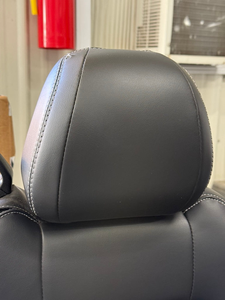 2018-2023 Ford Mustang GT Black Leather Front Rear Power Seats Heat Cooled Vert