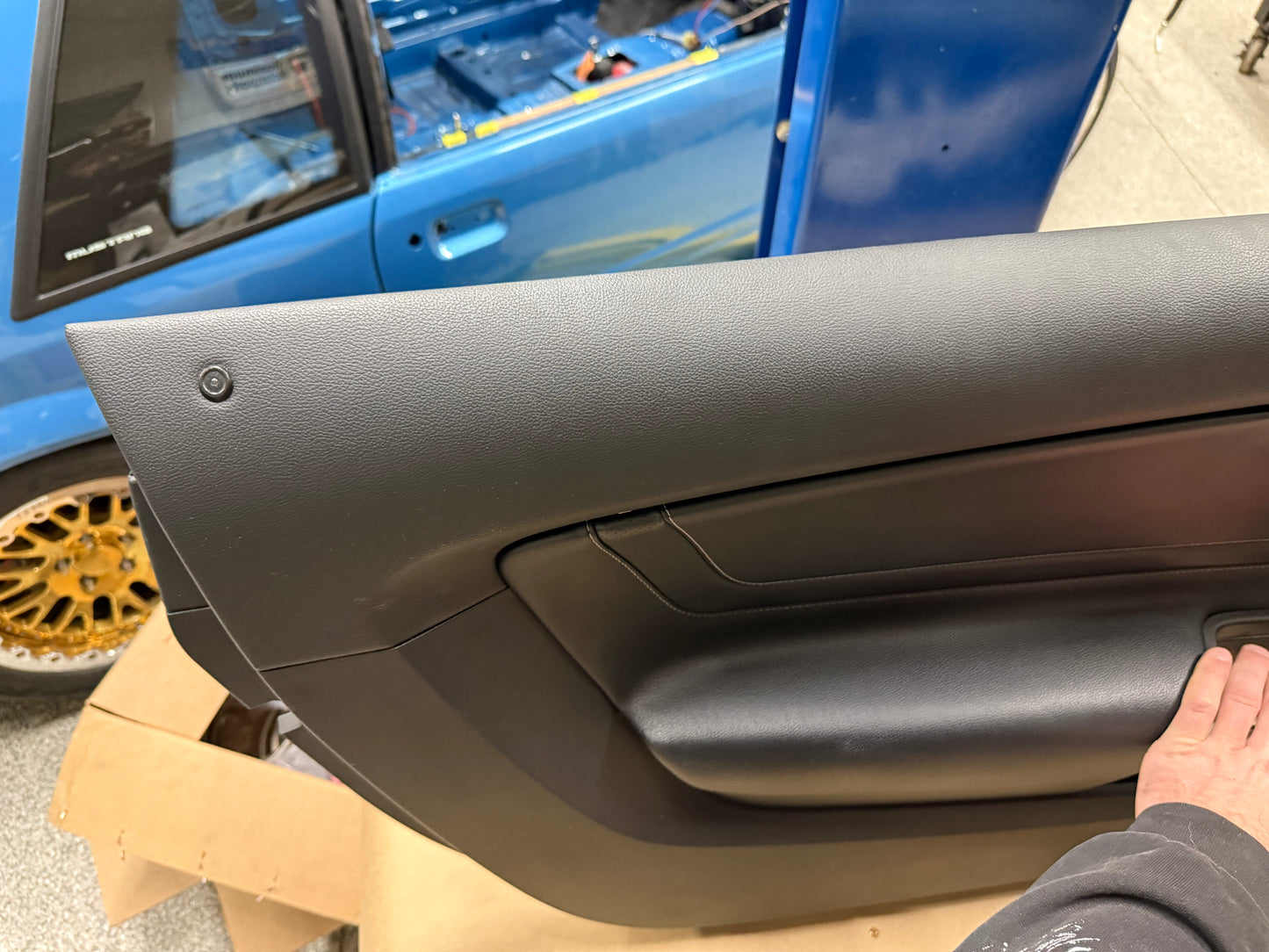 2018-2023 Ford Mustang GT LH Driver Leather Insert Door Panel Grey Stitching