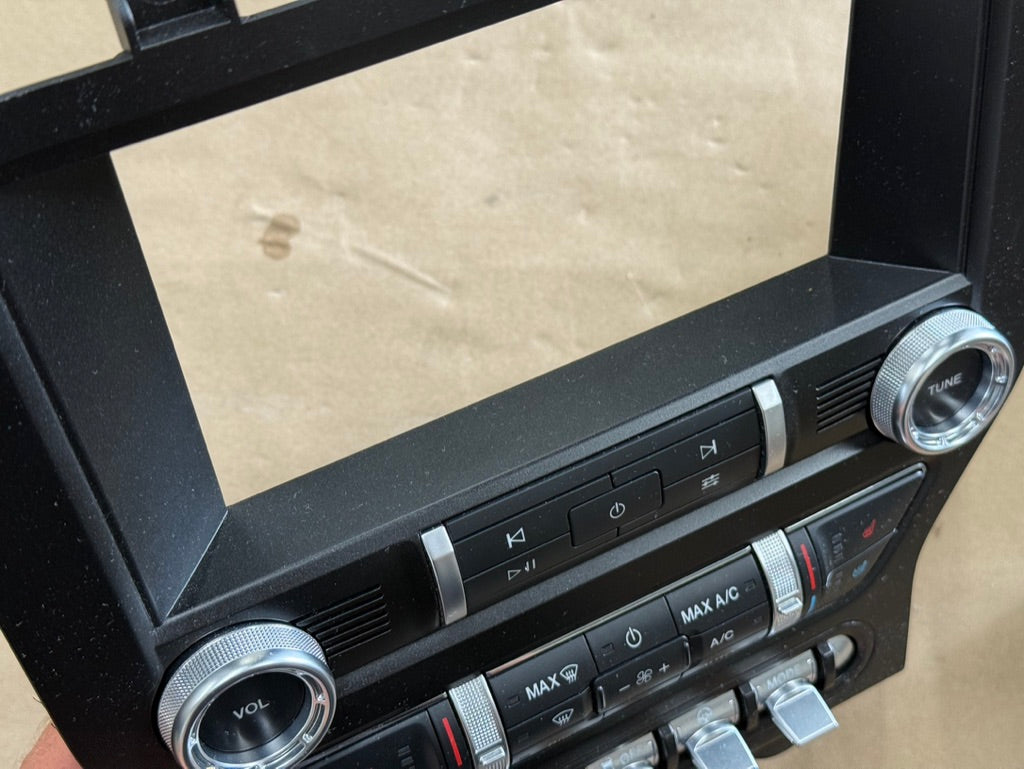 2021 Ford Mustang GT Touch Screen, Face Plate, Radio, Module USB Port