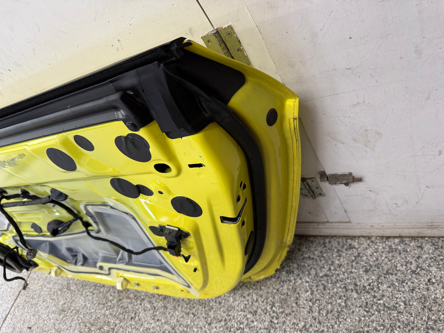 2015-2023 Ford Mustang GT GT500 RH Passenger Side Door Complete w/Glass "CB"