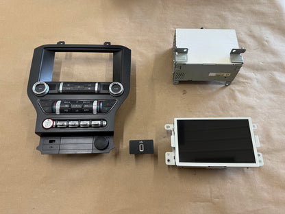 2021 Ford Mustang GT Touch Screen, Face Plate, Radio, Module USB Port