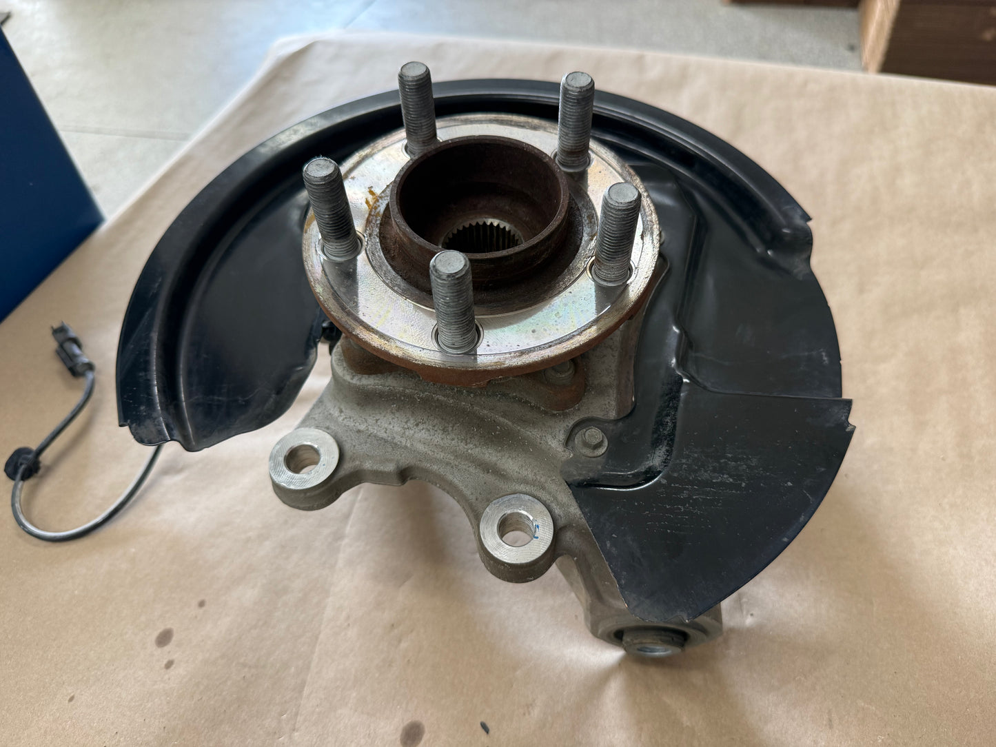 2015-2023 Ford Mustang 5.0 GT RH Passenger Side Rear Spindle Knuckle Hub