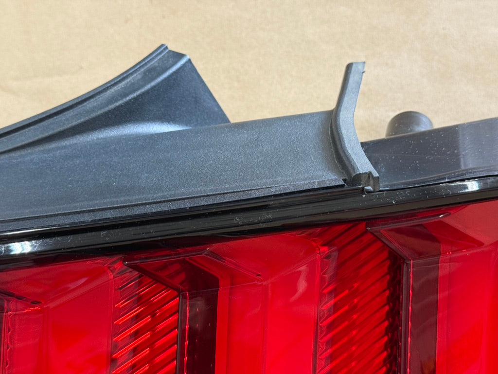 2018-2023 Ford Mustang GT V6 EcoBoost Tail Light RH Passenger Side LED