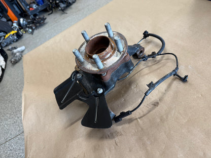 2021-2023 Ford Mustang 5.0 GT RH Passenger Side Front Spindle Knuckle Hub 4 Bolt