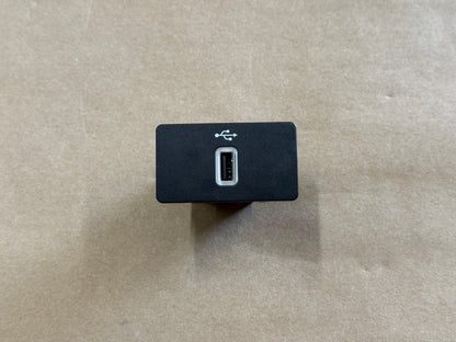 Ford Mustang USB Port OEM 16-17
