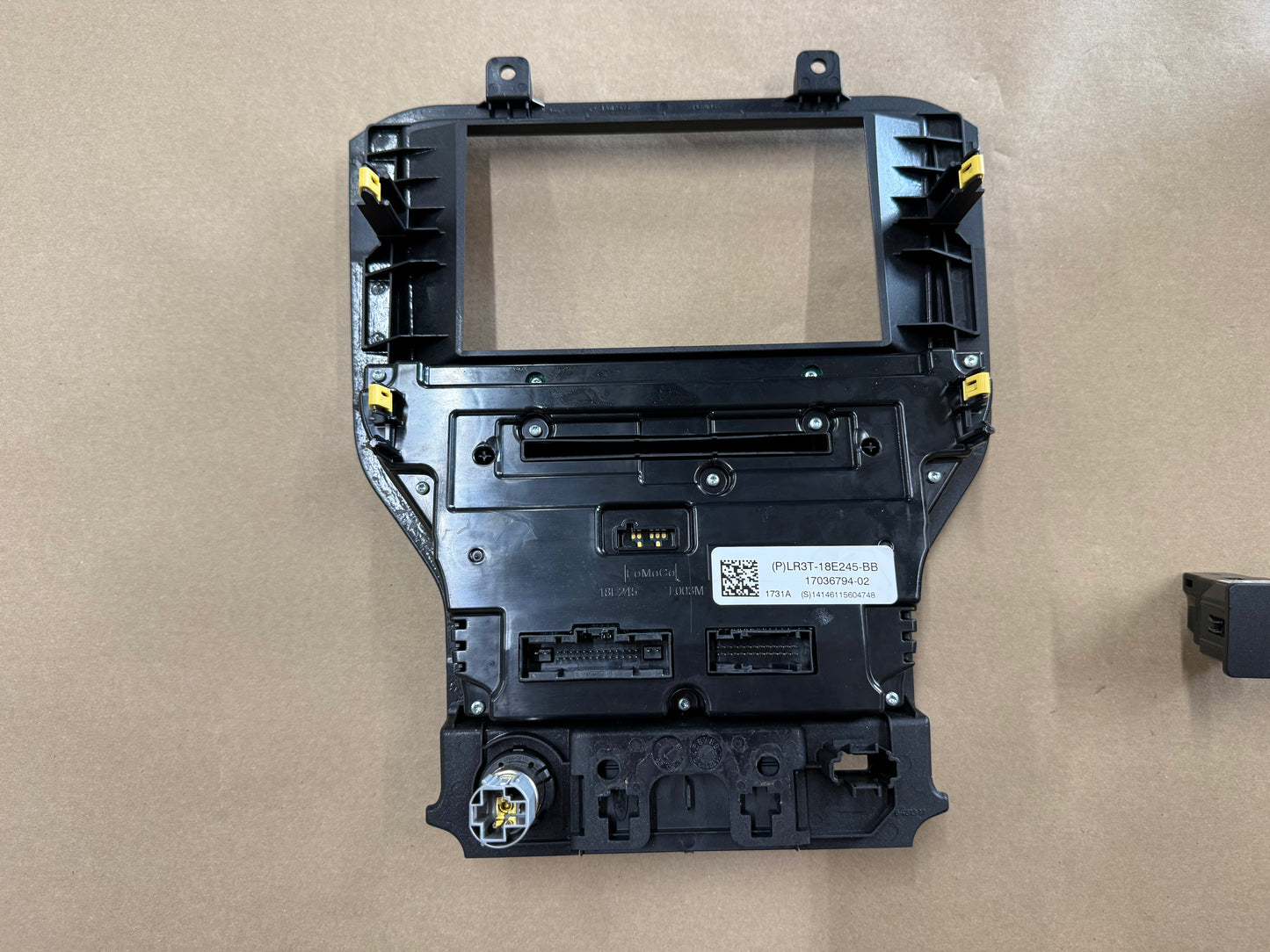 2021 Ford Mustang GT Touch Screen, Face Plate, Radio, Module USB Port