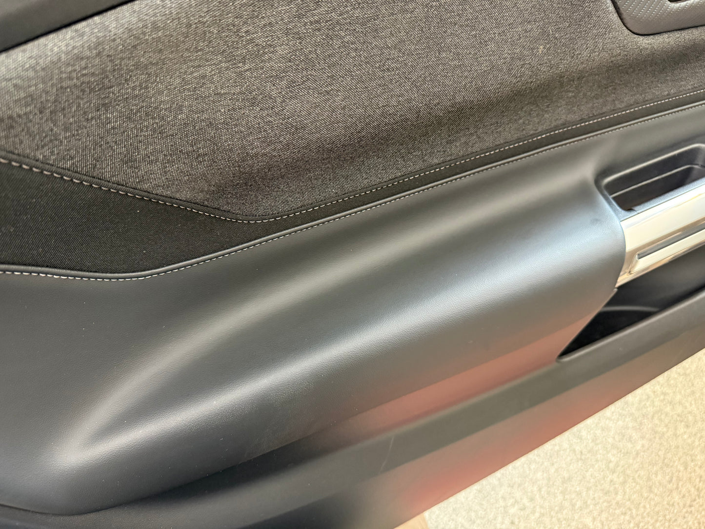 2024-2026 Ford Mustang GT LH Driver Leather/Grey Cloth Insert Door Panel