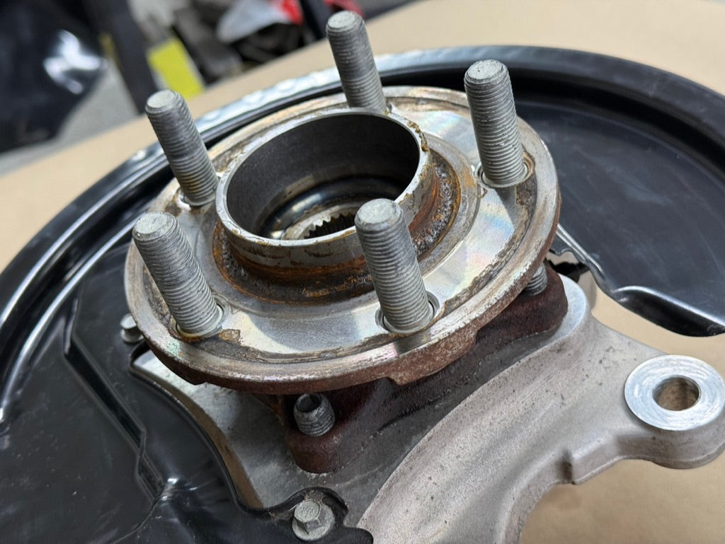 2015-2023 Ford Mustang 5.0 GT LH Driver Side Rear Spindle Knuckle Hub
