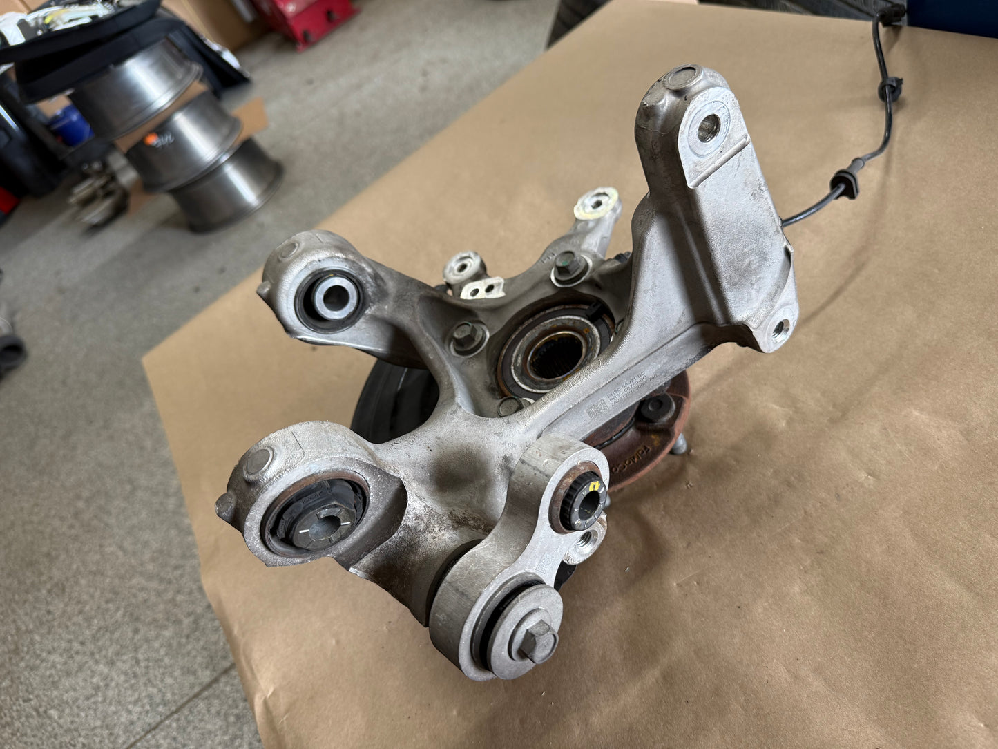 2024-2026 Ford Mustang GT LH Driver Side Rear Spindle Knuckle Hub