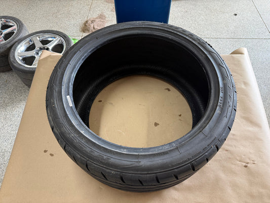 Nitto NT555 G2 285/35/19 Tire