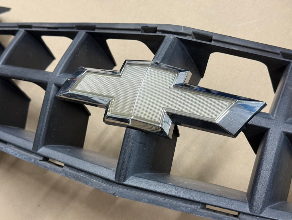 2010-2013 Chevrolet Camaro SS Front Bumper Upper Grille "GM"