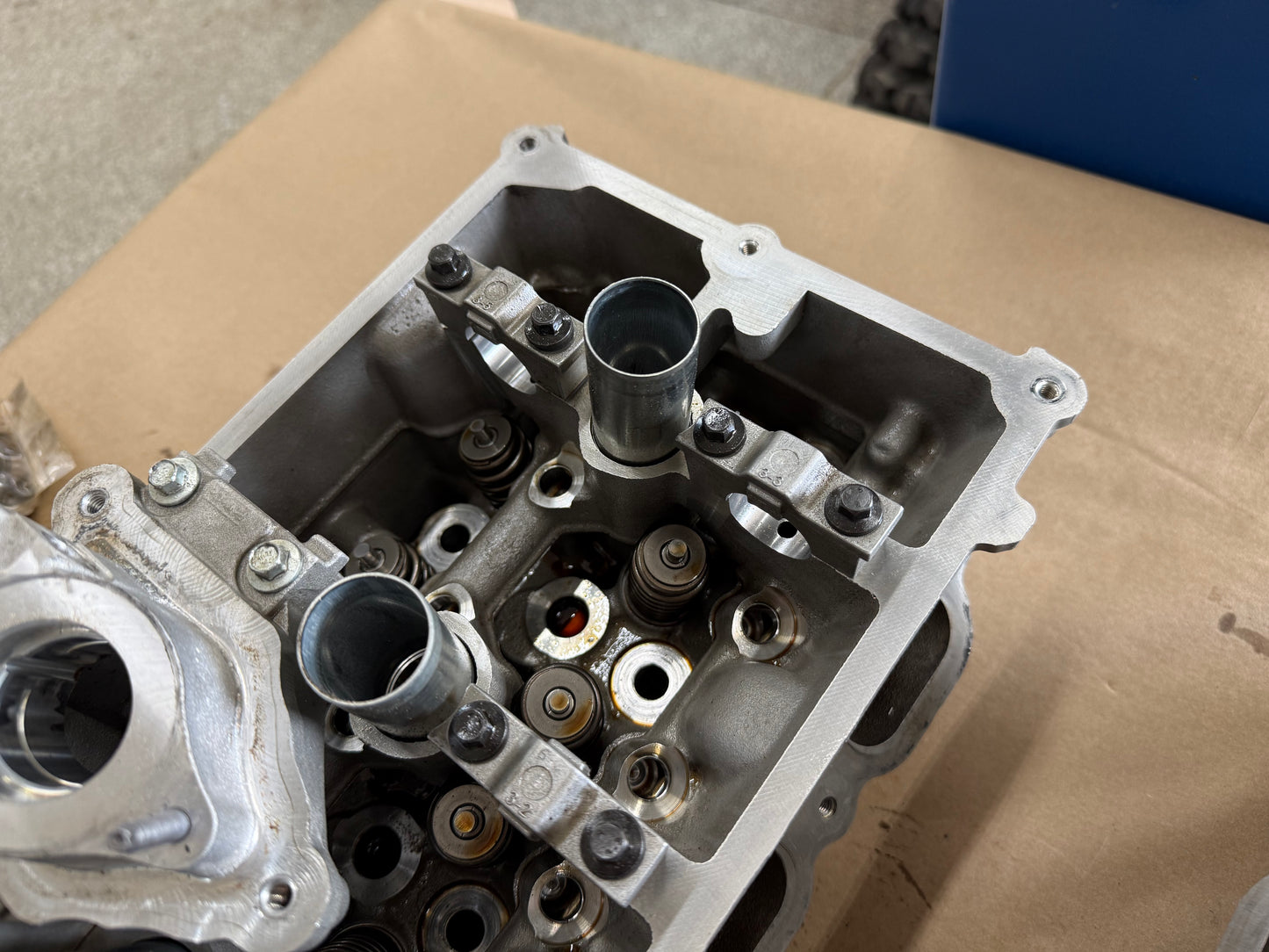 2024-2026 Ford Mustang DOHC Cylinder Heads RH LH Pair Valves 5.0L Coyote Gen 4