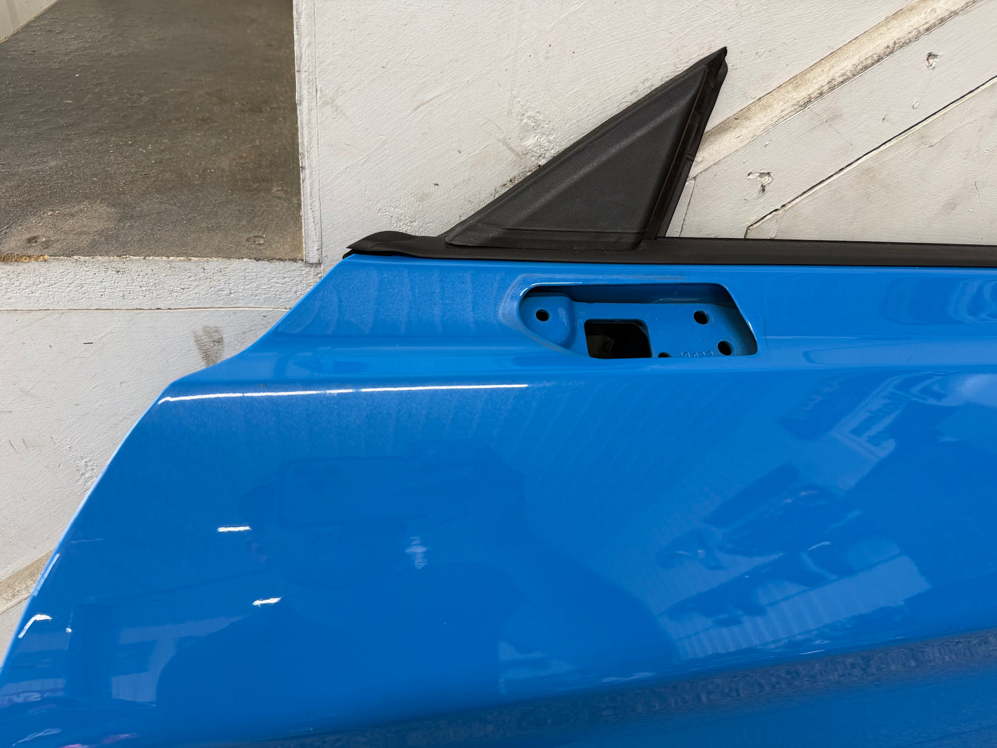 2015-2023 Ford Mustang GT GT500 LH Driver Side Door Complete w/Glass "AE"