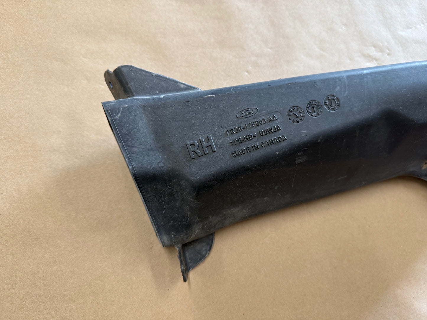2024-2026 Ford Mustang GT Front Bumper Brake Air Duct RH Passenger Side