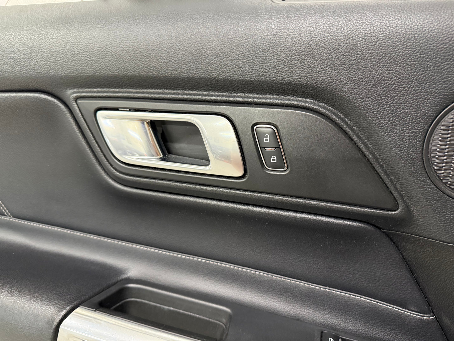 2018-2023 Ford Mustang GT LH Driver Leather Insert Door Panel Grey Stitching