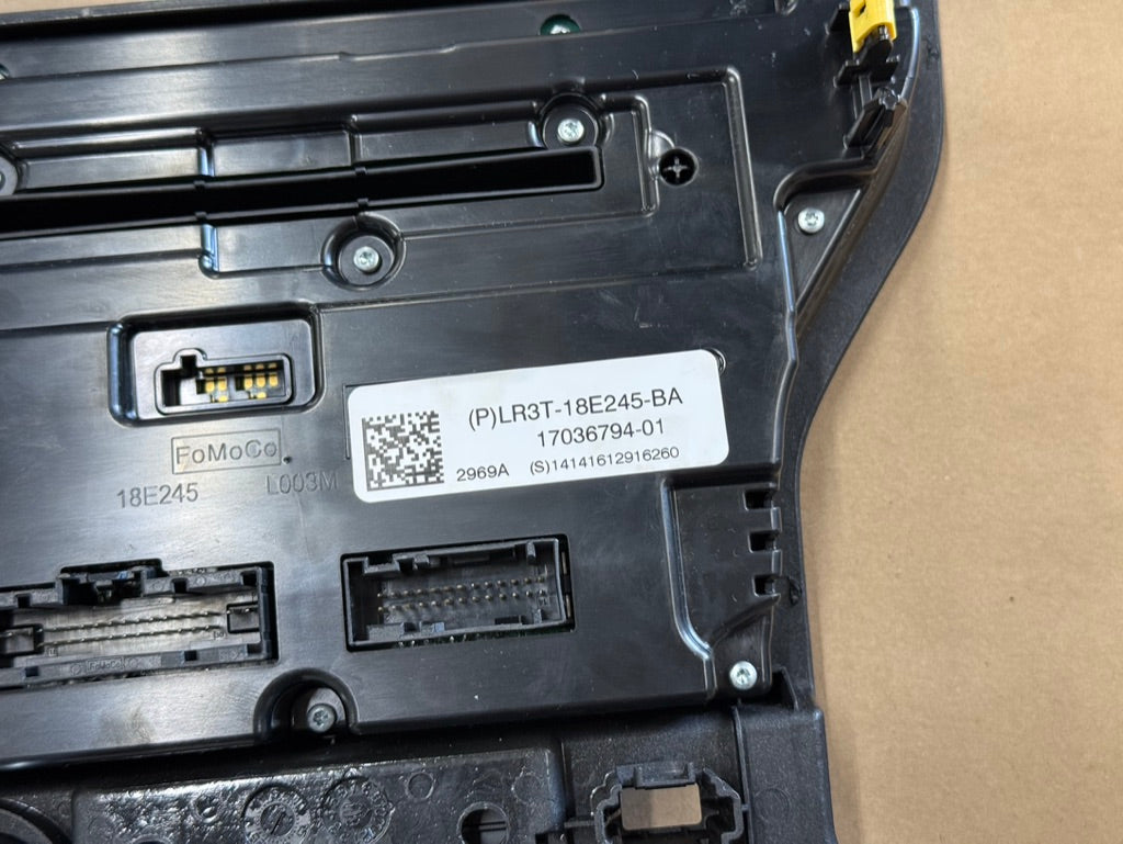 2020 Ford Mustang GT Touch Screen, Face Plate, Radio, Module USB Port