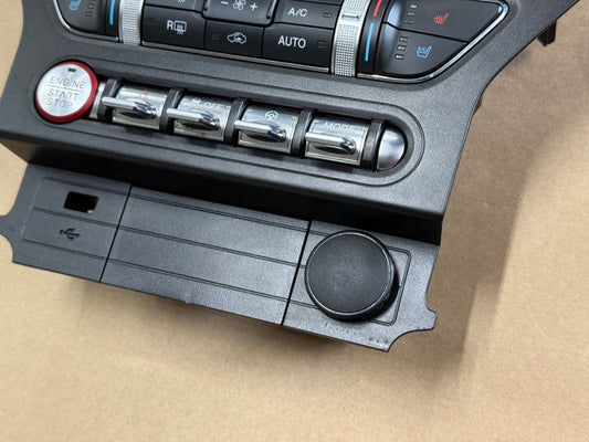 2019 Ford Mustang Touch Screen Face Plate Radio Module USB Port