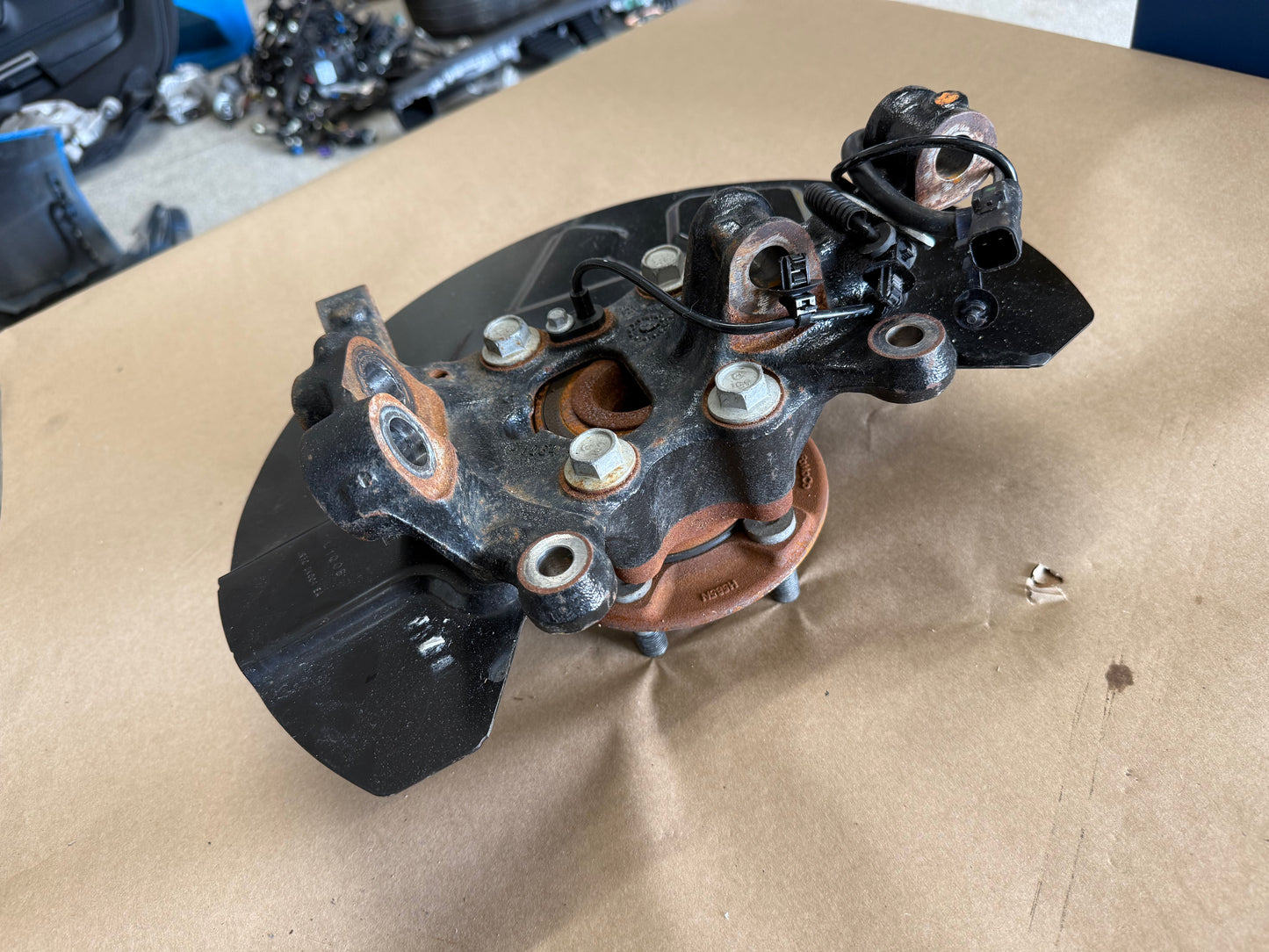 2021-2023 Ford Mustang 5.0 GT RH Passenger Side Front Spindle Knuckle Hub 4 Bolt
