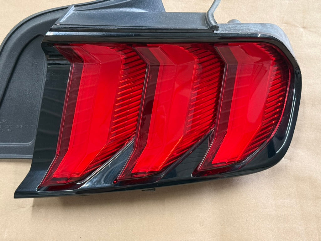 2018-2023 Ford Mustang GT V6 EcoBoost Tail Light RH Passenger Side LED