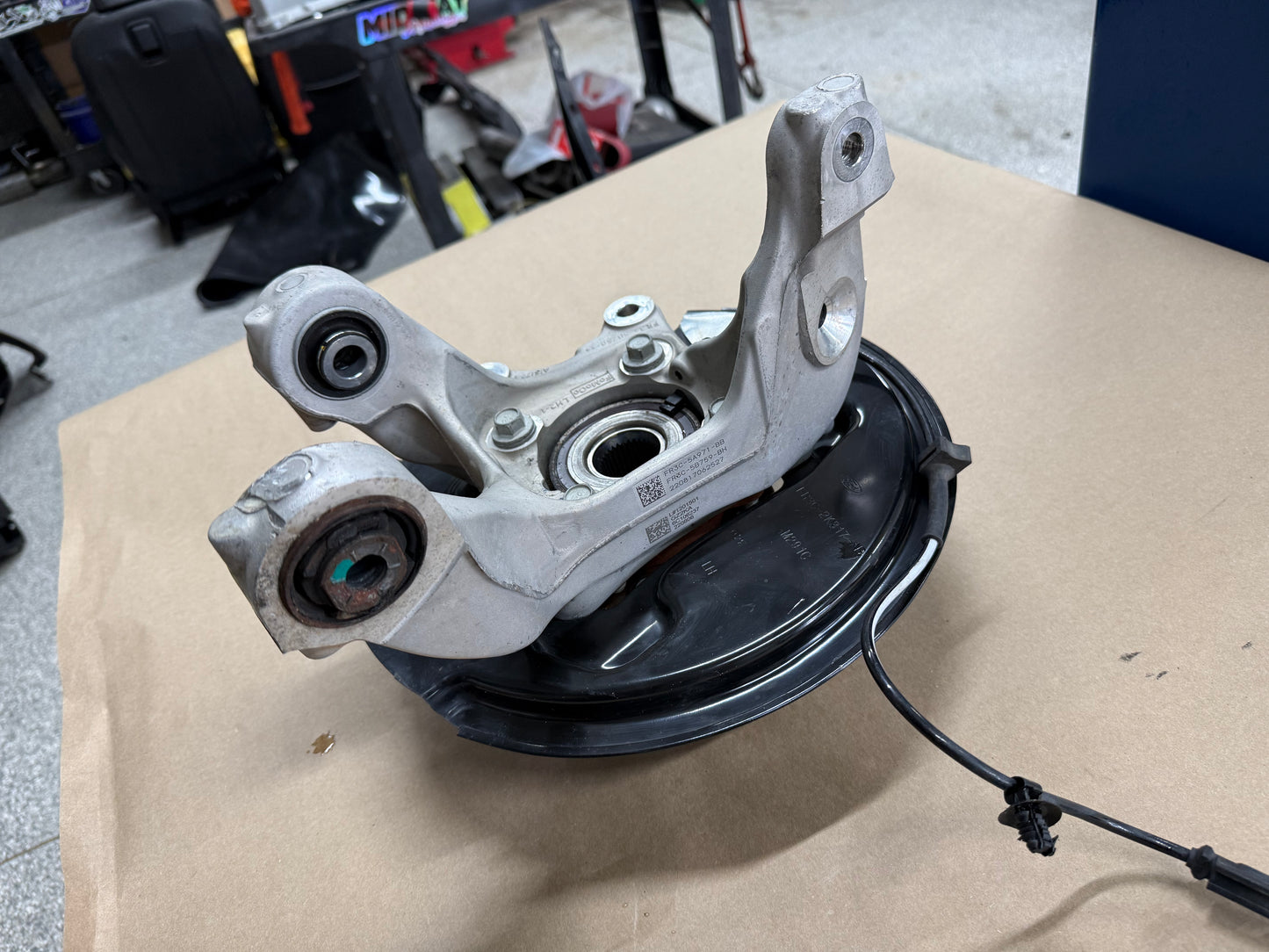 2015-2023 Ford Mustang 5.0 GT LH Driver Side Rear Spindle Knuckle Hub
