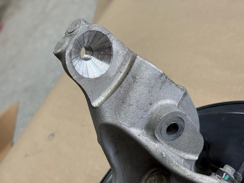 2015-2023 Ford Mustang 5.0 GT RH Passenger Side Rear Spindle Knuckle Hub