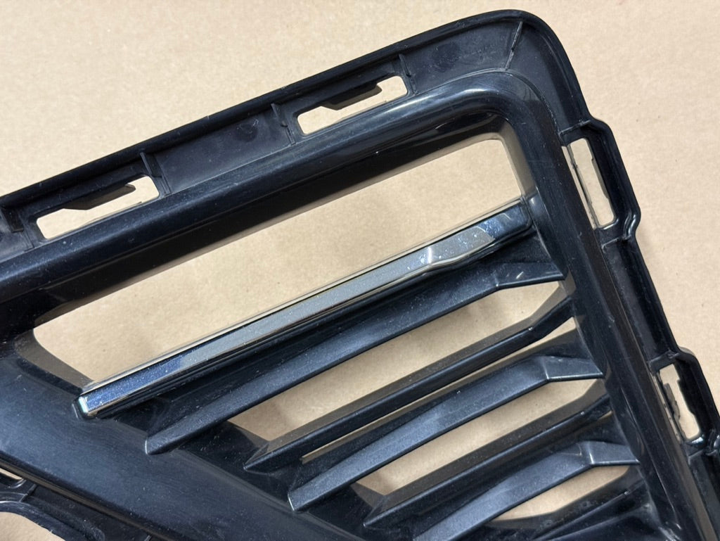 2016-2018 Chevrolet Camaro SS Front Bumper LH Driver Side Grille GM