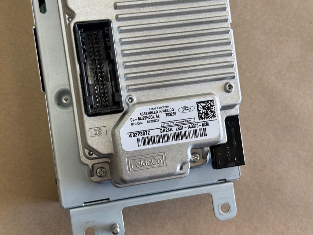 2021 Ford Mustang GT Touch Screen, Face Plate, Radio, Module USB Port