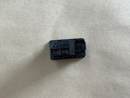 2015 Ford Mustang GT Ecoboost USB Port OEM 15-17