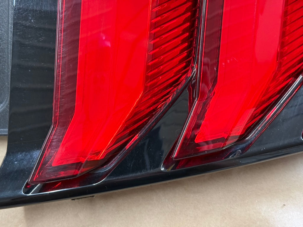 2018-2023 Ford Mustang GT V6 EcoBoost Tail Light RH Passenger Side LED