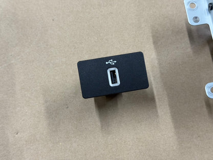 2021 Ford Mustang GT Touch Screen, Face Plate, Radio, Module USB Port
