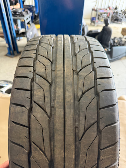 Nitto NT555 G2 265/40/19 Tire