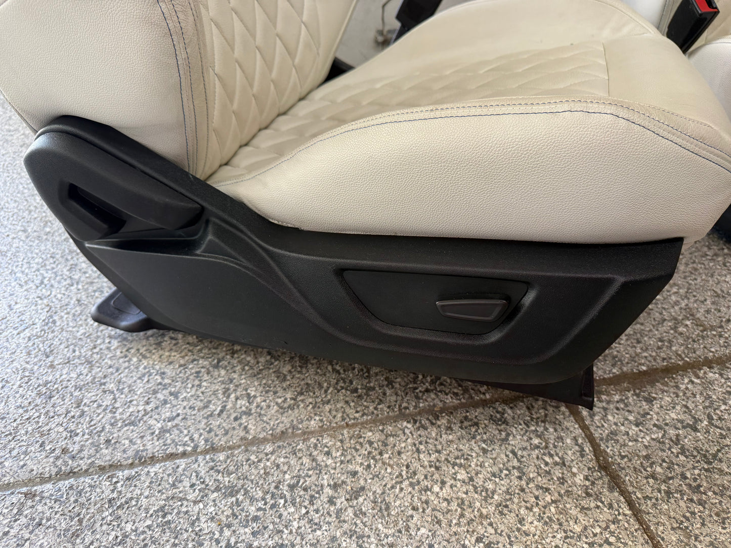 2018-2023 Ford Mustang GT White Aftermarket Leather Coupe Front Rear Power Seats