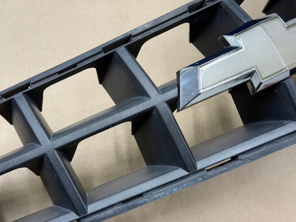 2010-2013 Chevrolet Camaro SS Front Bumper Upper Grille "GM"