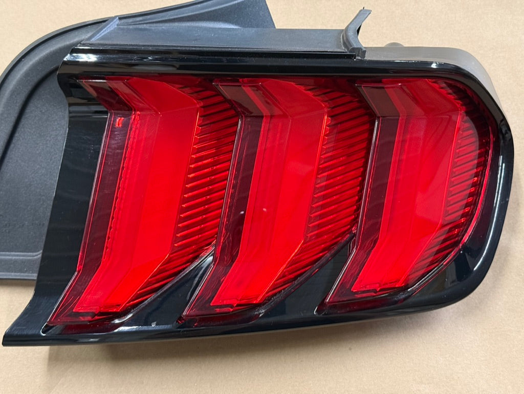 2018-2023 Ford Mustang GT V6 EcoBoost Tail Light RH Passenger Side LED