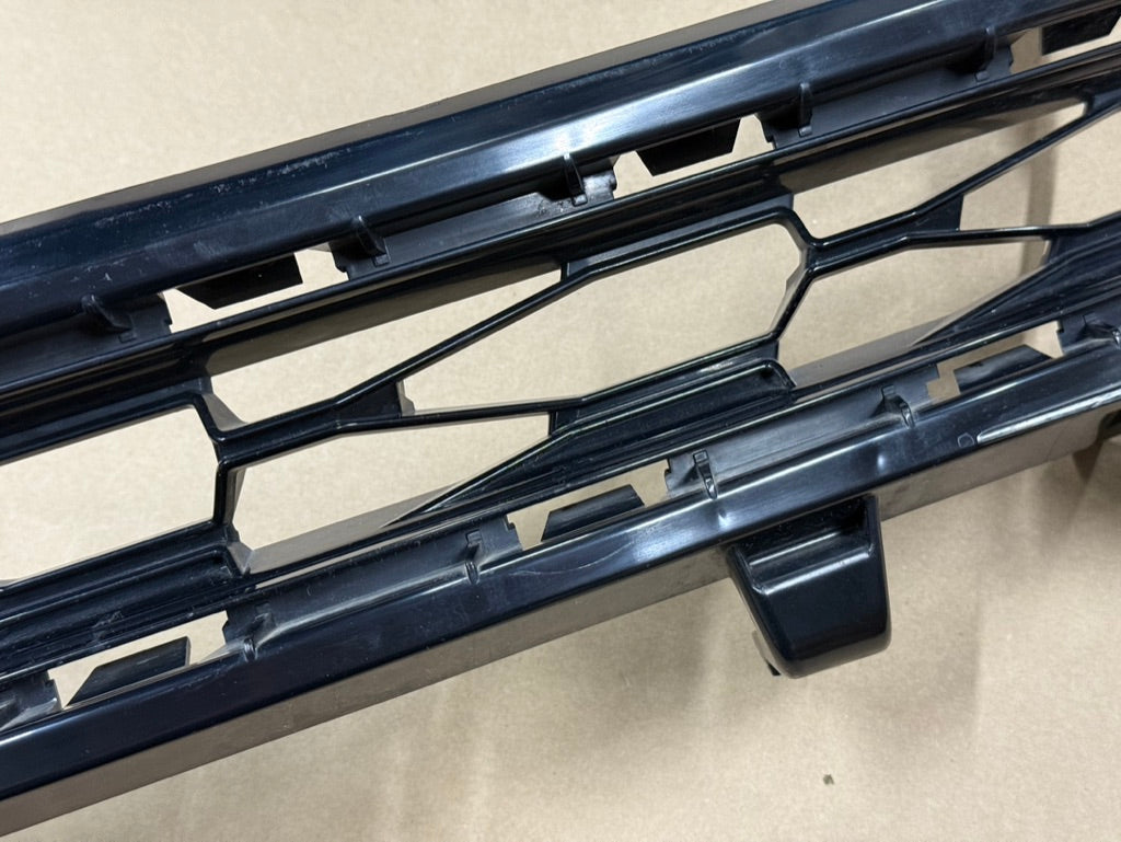2016-2018 Chevrolet Camaro SS Front Bumper Upper Grille "GM"