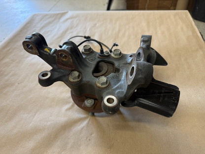 2021-2023 Ford Mustang 5.0 GT LH Driver Side Front Spindle Knuckle Hub 4 Bolt