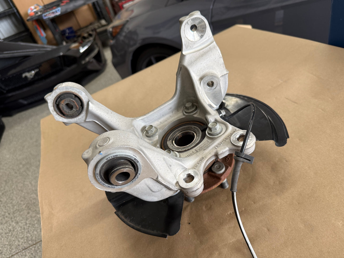 2015-2023 Ford Mustang 5.0 GT RH Passenger Side Rear Spindle Knuckle Hub
