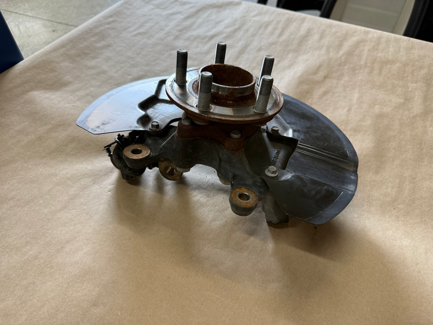 2021-2023 Ford Mustang 5.0 GT RH Passenger Side Front Spindle Knuckle Hub 4 Bolt