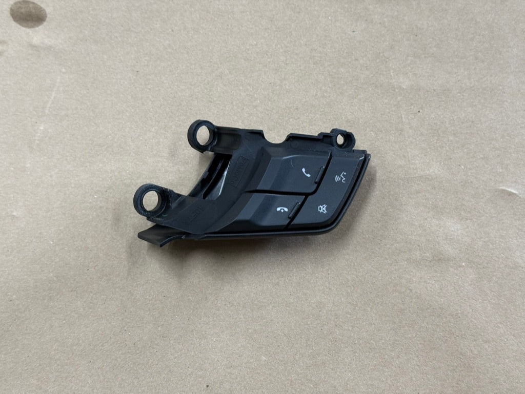 2015-2023 Ford Mustang GT RH Steering Wheel Button Sync Control