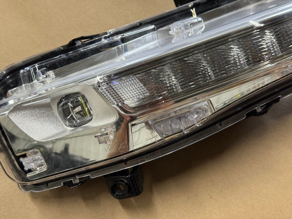 2018-2023 Mustang GT RH Passenger Side Turn Signal Light Fog Light LED