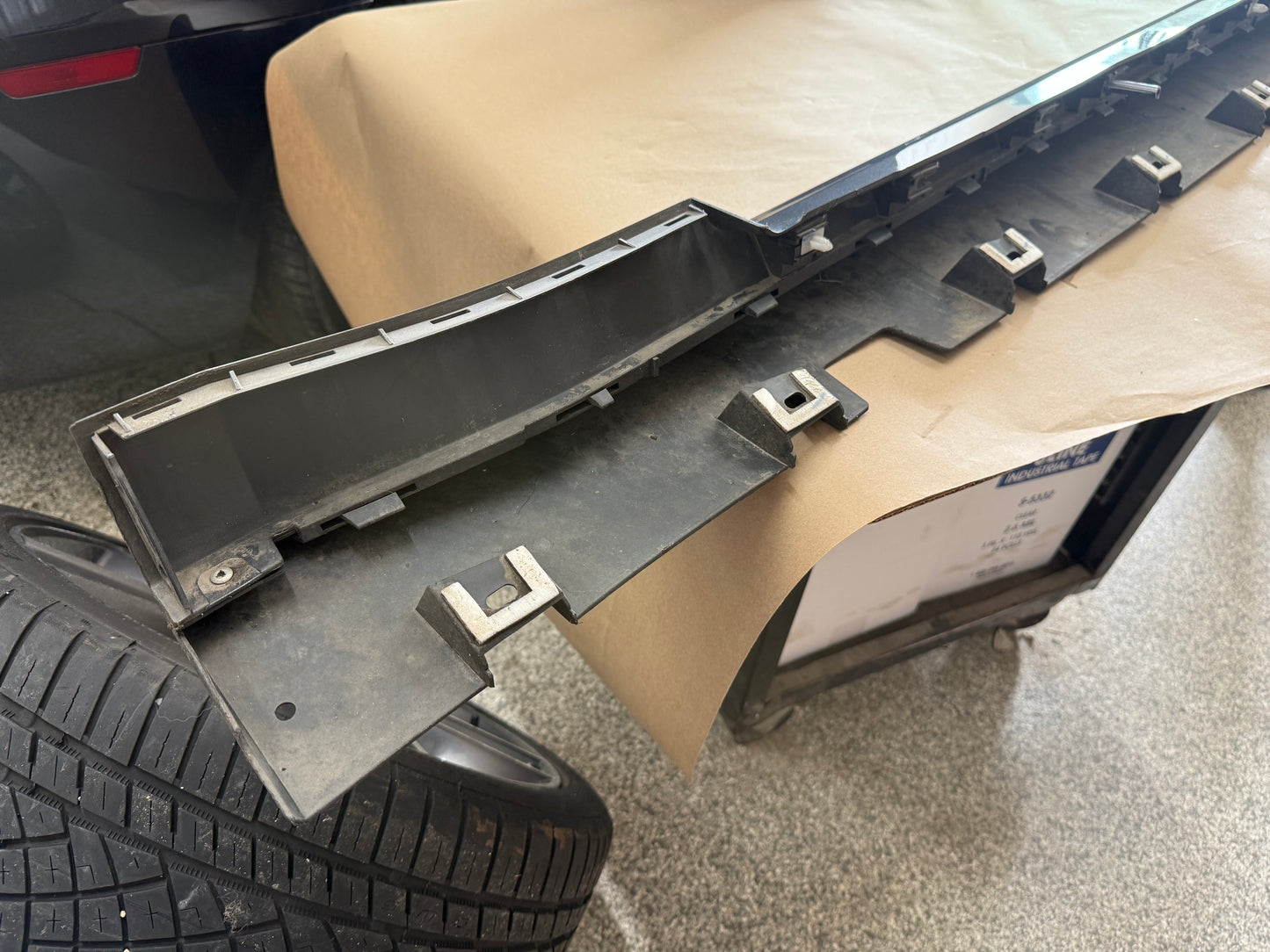 2015-2023 Ford Mustang GT V6 RH Passenger Side Skirt Molding "J7"
