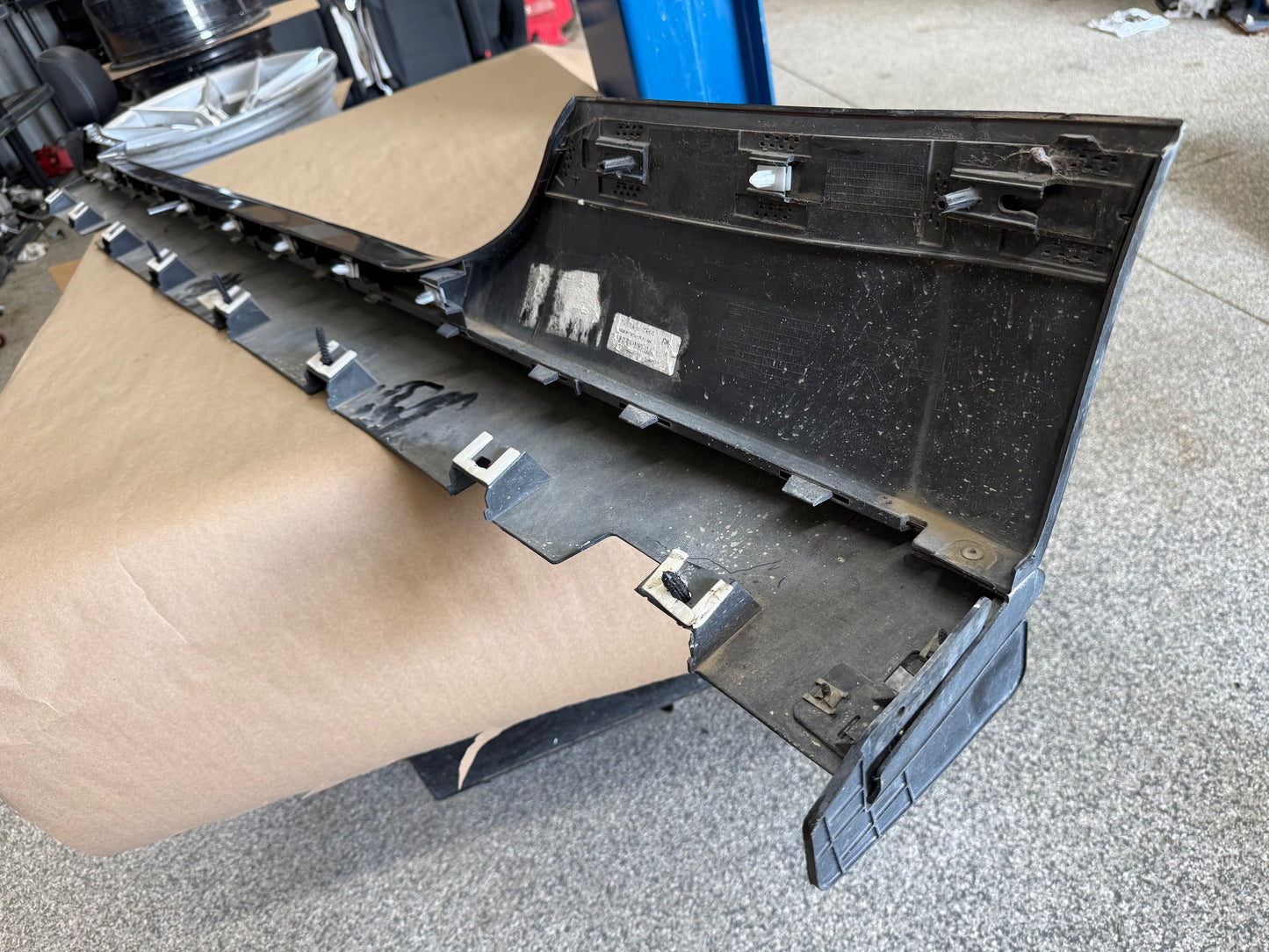 2015-2023 Ford Mustang GT V6 RH Passenger Side Skirt Molding "J7"