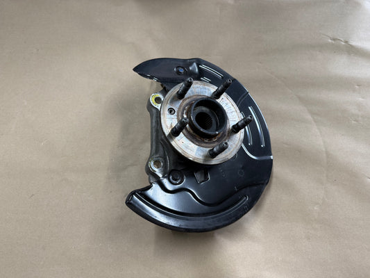 2010-2015 Chevrolet Camaro SS RH Passenger Side Front Spindle Knuckle Hub GM