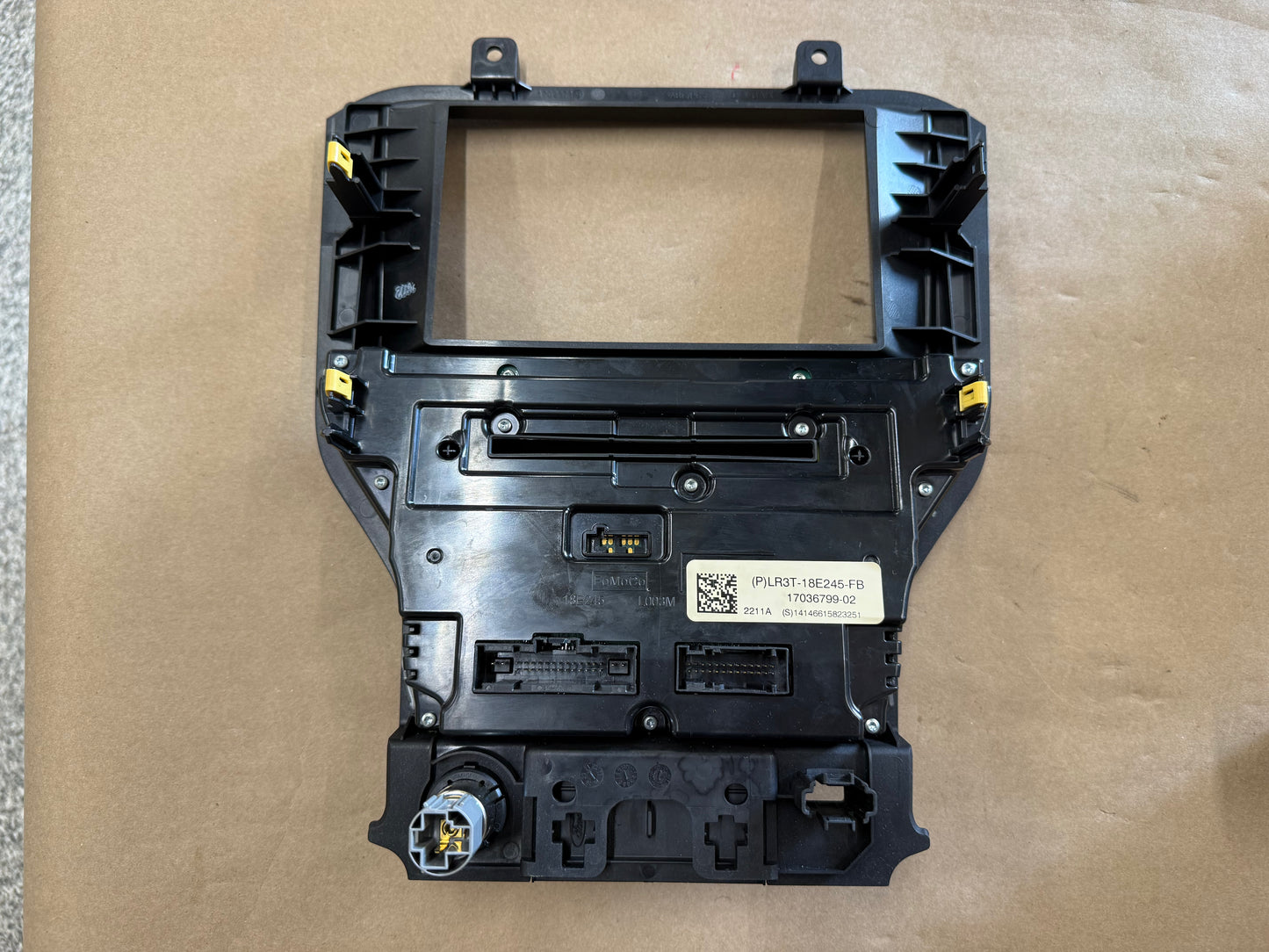 2021 Ford Mustang GT Touch Screen, Face Plate, Radio, Module USB Port
